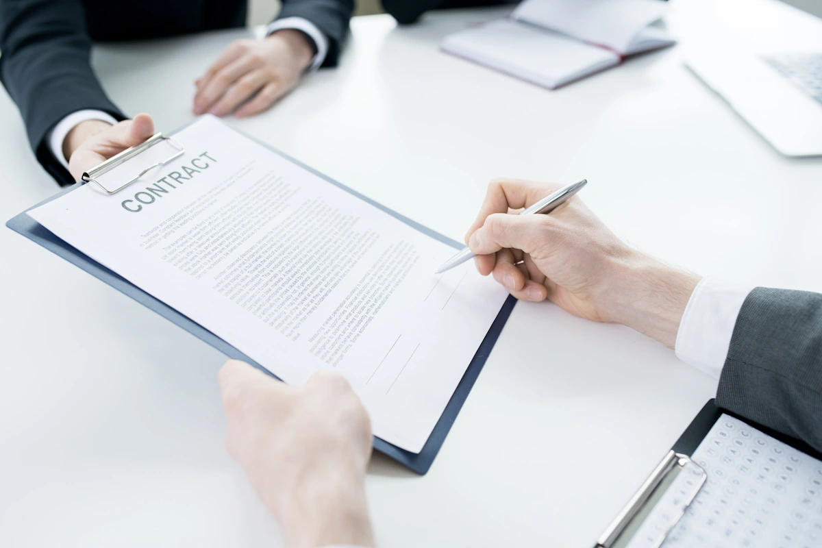 signer un contrat de travail